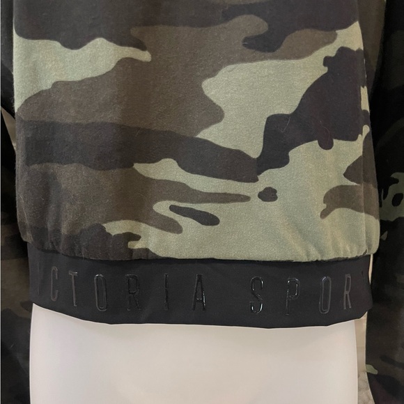 Large Victoria’s Secret Camo Crop Sweatshirt - Picture 3 of 6